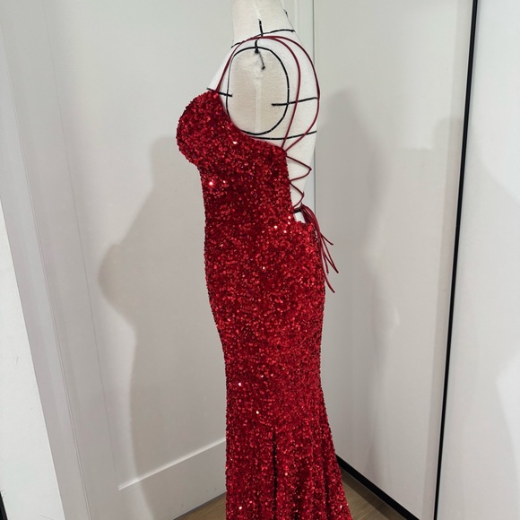 Sherri Hill 5509 Red Sequin Gown - Size 6 - Picture 4 of 10